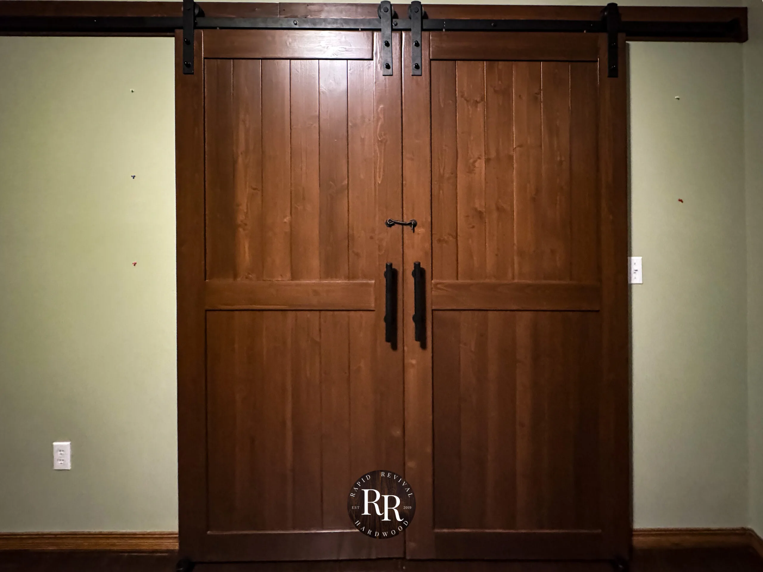 At Rapid Revival Hardwood, We Pride Ourselves On Delivering Phenomenal Hardwood Floor Refinishing Options In Waynesville, Mo. Our Dustless Refinishing Process Is Designed To Restore The Beauty Of Your Hardwood Floors Efficiently And Effectively, Providing You With Stunning, Long-Lasting Results Without The Mess.