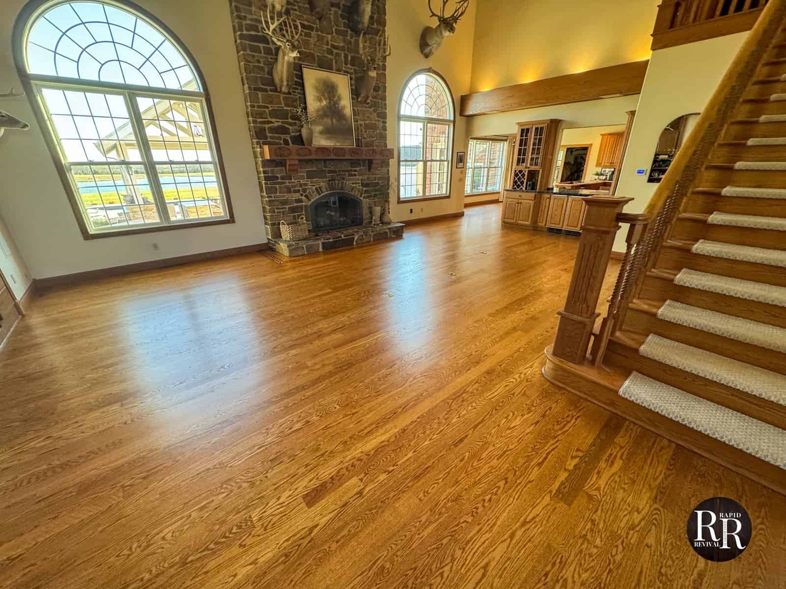 5 Clear Signs Your Hardwood Floors Need Refinishing? ย